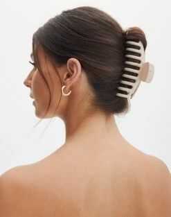 Cropped Cap Sleeve Knit Top -Glassons 90s matte claw clip head in the sand front ha46563clp 3