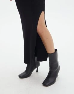 Round Neckline Knit Maxi Dress -Glassons kelly round neck black imageback kd119942knt