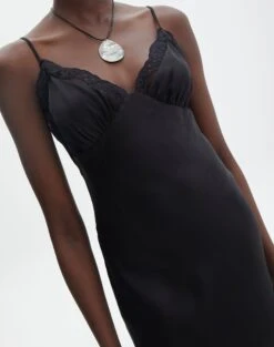 Maxi Lace Dress -Glassons r levi lace dress black imageback dl118358rsat