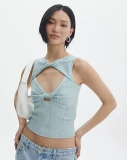 Seamless Cropped Long Sleeve -Glassons talia twist top mist me front kv104810vis 1