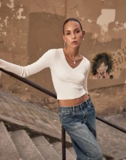 Pointelle Curve Hem Cropped Long Sleeve Top -Glassons vance v neck milk front kl79068vn 2